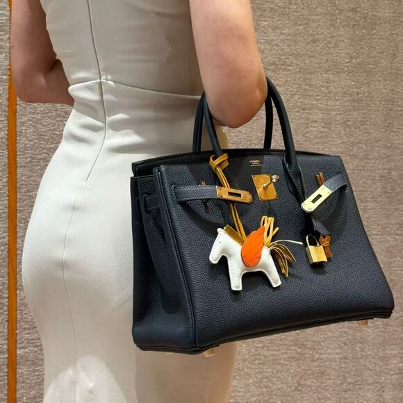 ,Classic Hermes Bag: A Stylish and Versatile Choice for Elegance - Picture 3 of 6